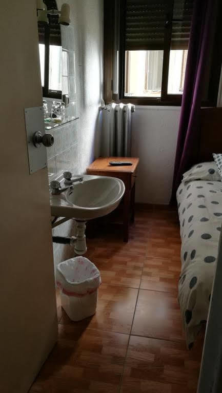 Los Perales Pensión 5*